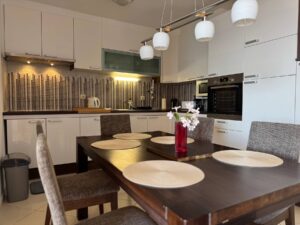 mavarstica-apartman-nappali-kanape-tv-ciovo