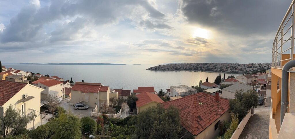 trogir-ovaros-kikoto-hajokkal