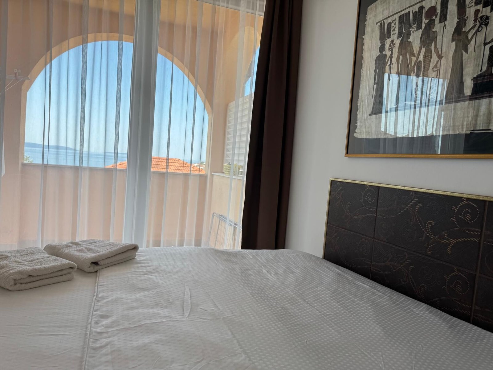 mavarstica-apartman-haloszoba-tengerre-nezo-kilatas